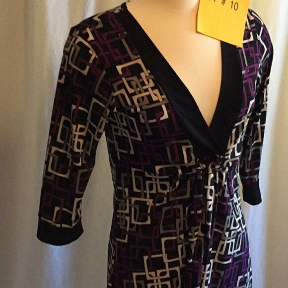V neck pull on dress with front tie in size large - Picture 3 of 8